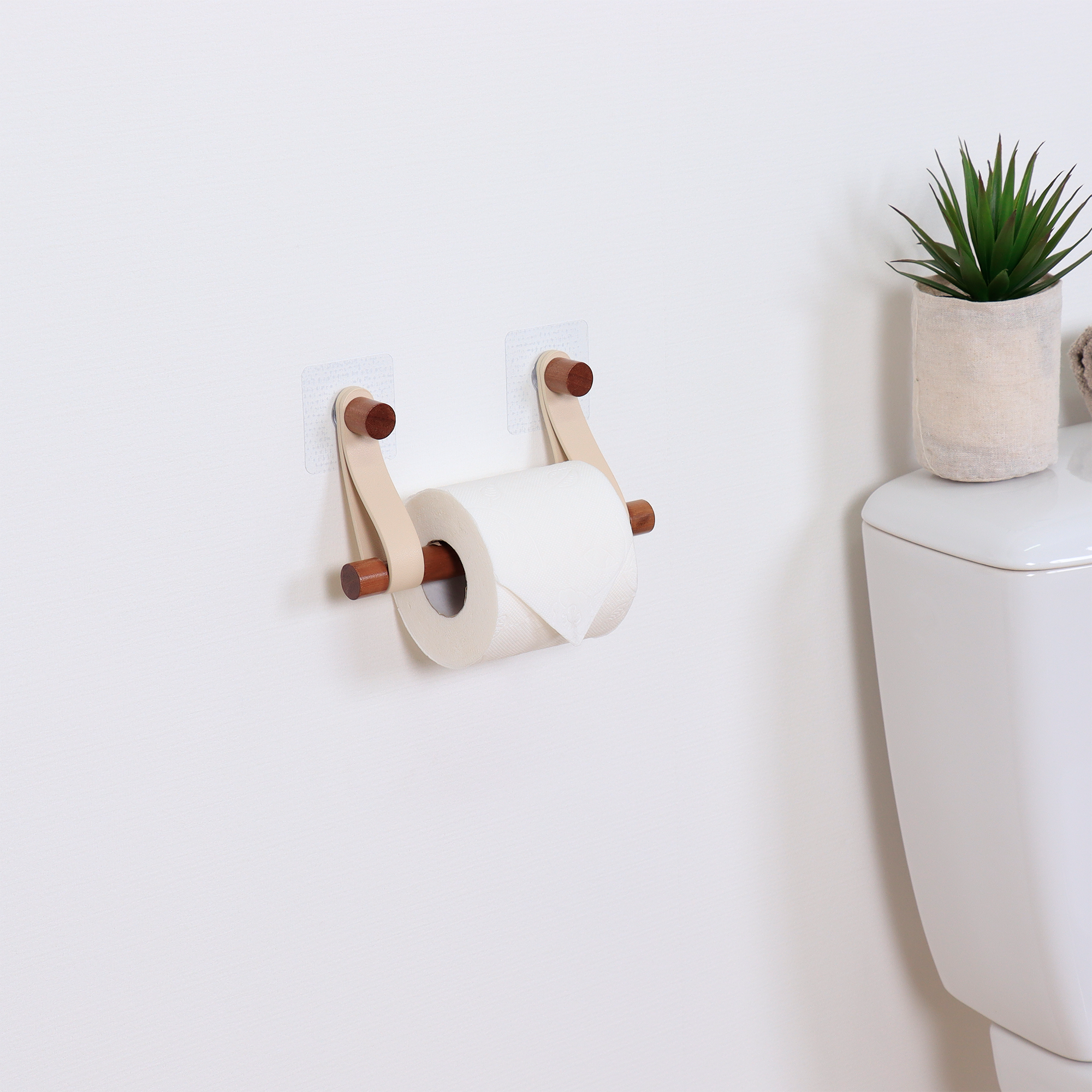 Dérouleur papier WC en bambou et lanière simili cuir beige