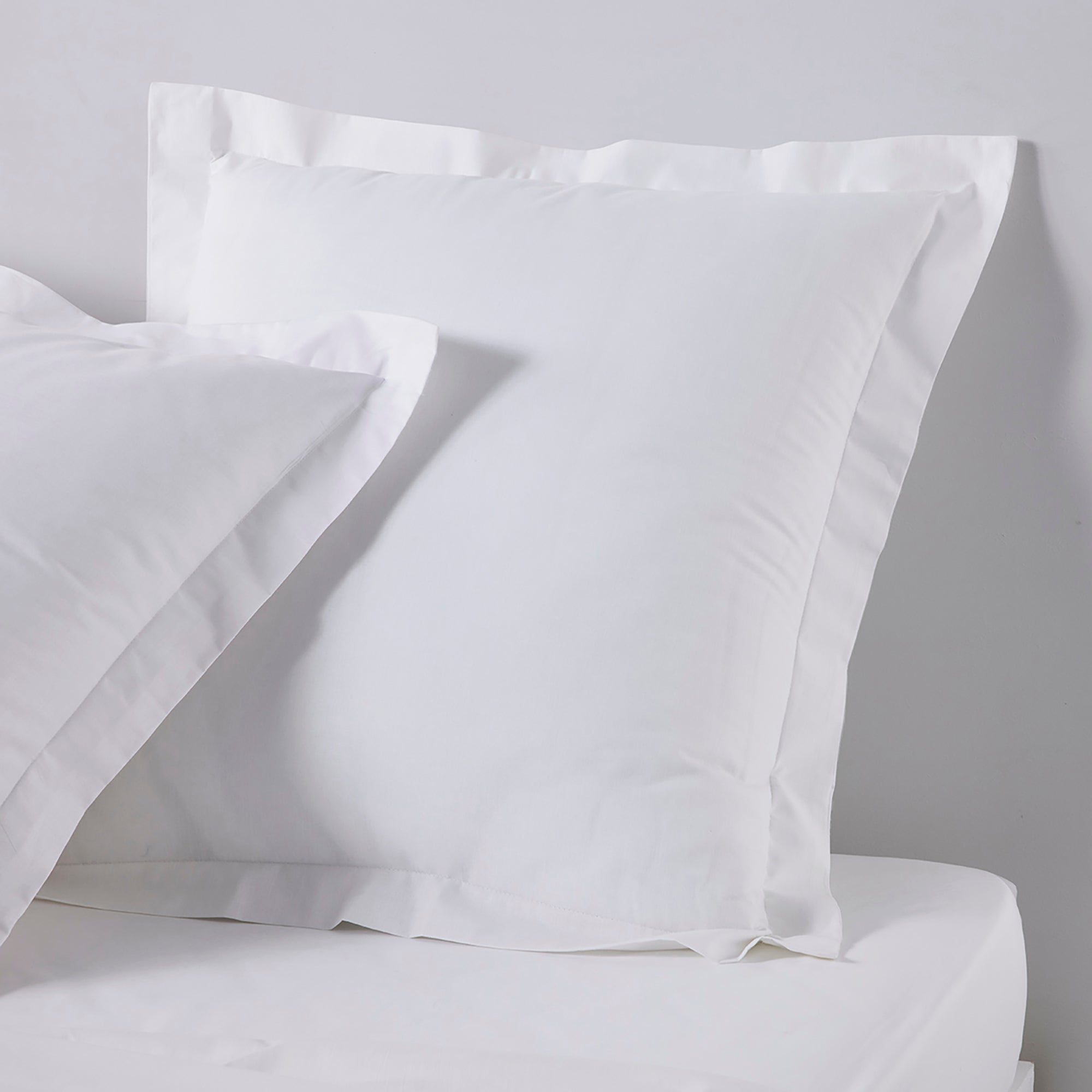 Taie d'oreiller blanche 63x63 cm