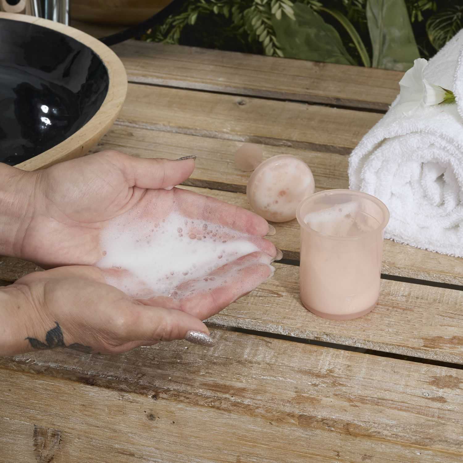 Mousseur pour nettoyant visage