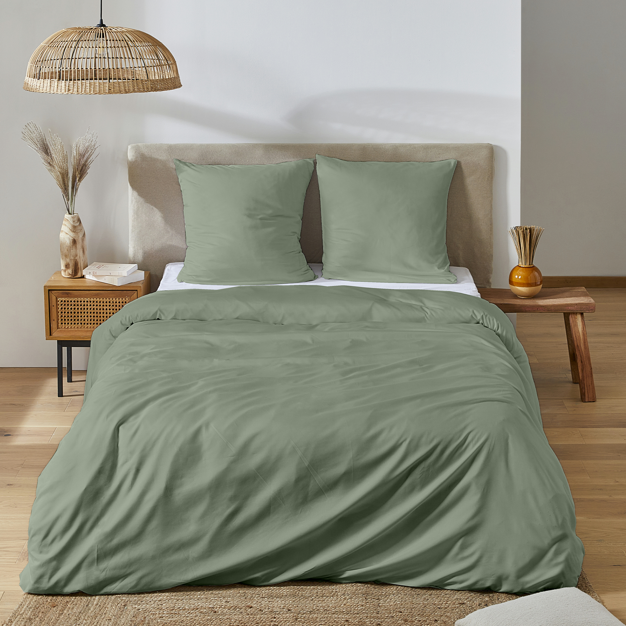 Parure housse de couette microfibre uni 260x240 cm + 2 taies d'oreillers 63x63 cm  - Vert