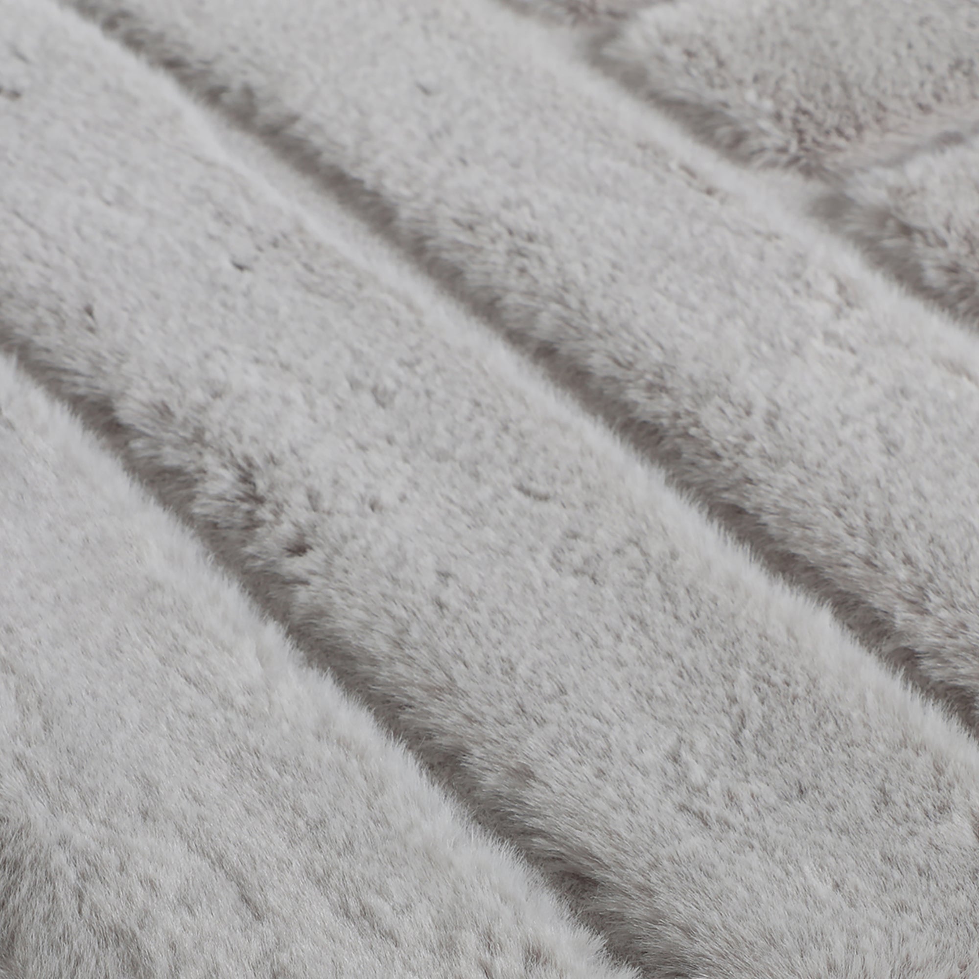 Tapis fausse fourrure en relief 120x160cm - Gris