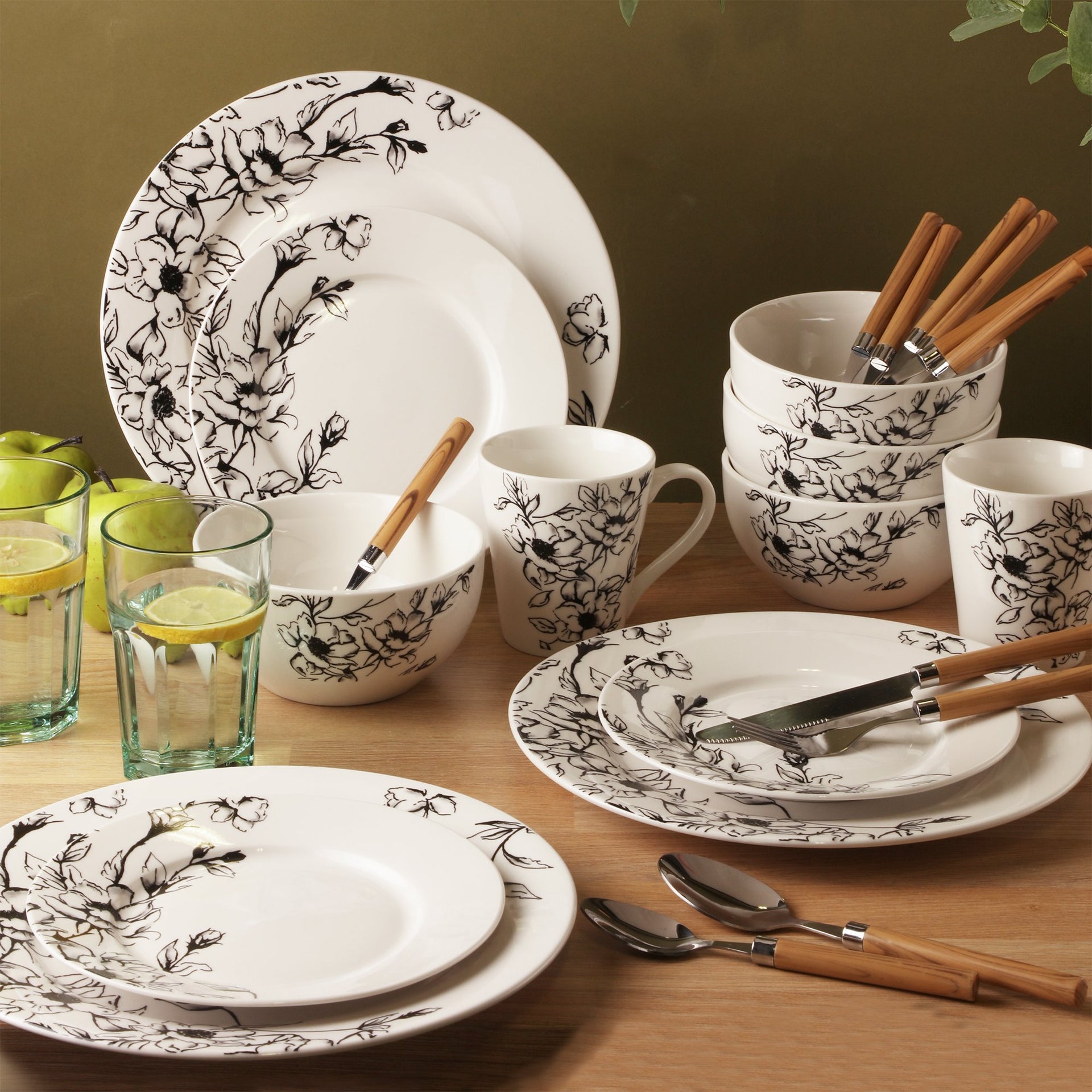 Porcelaine du gros orme d'occasion - Arts de la table - - page 2